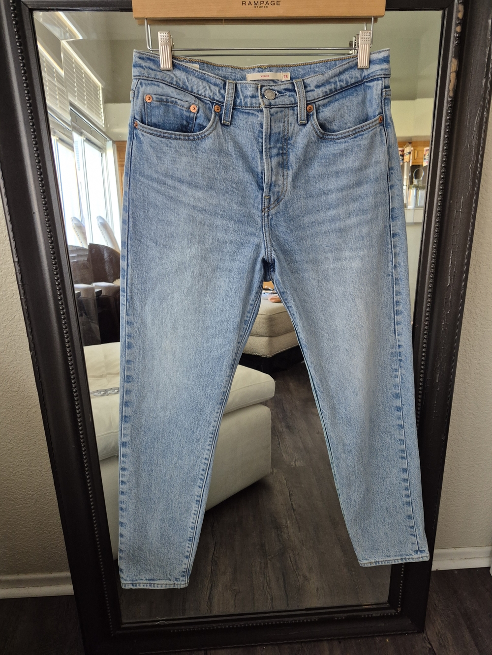 💕Levi's Jeans WEDGIE FIT - Size 28💕